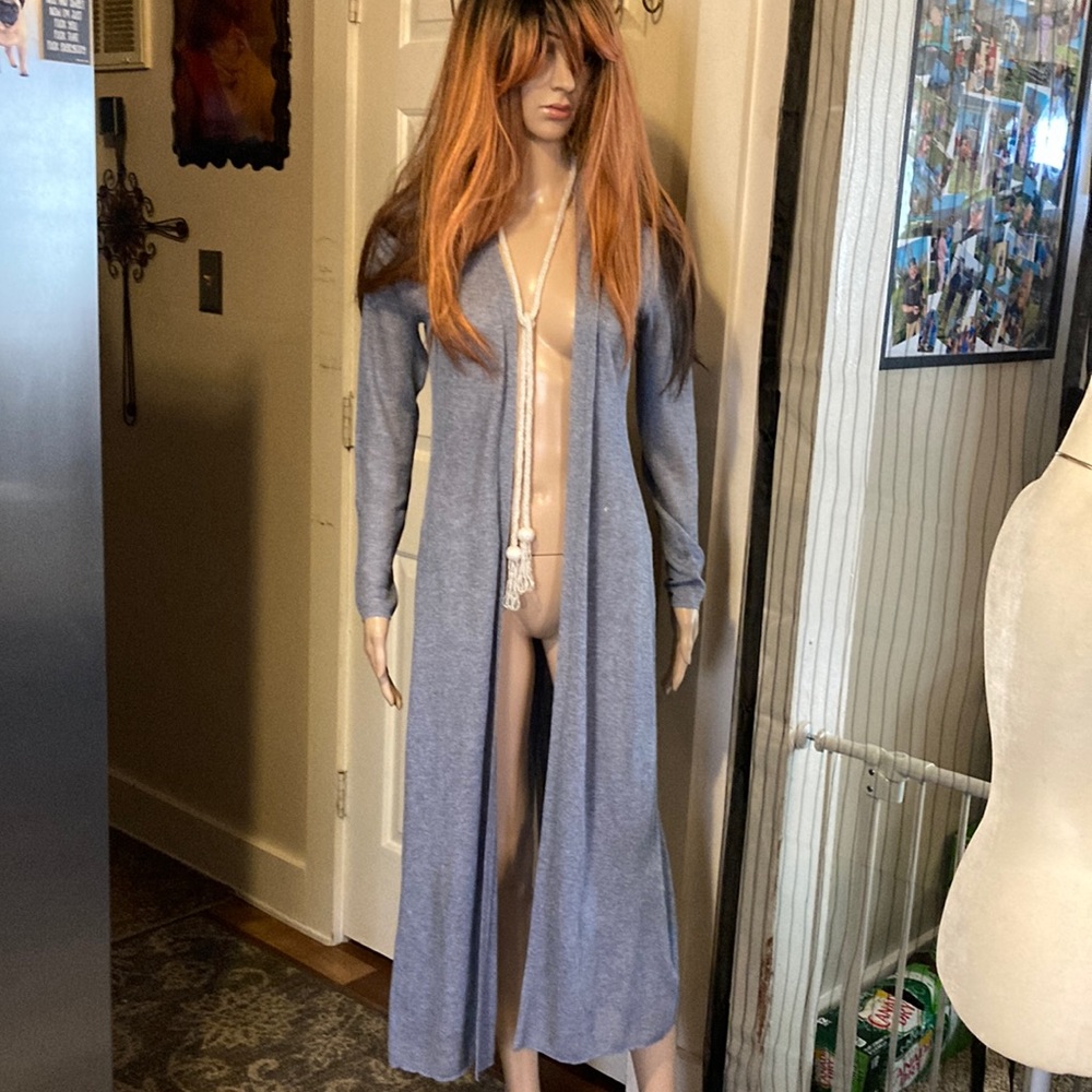 WHBM gorgeous split back cardigan size S